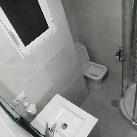 La Intermodal 招待所 *