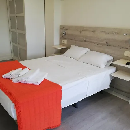 招待所 La Intermodal *